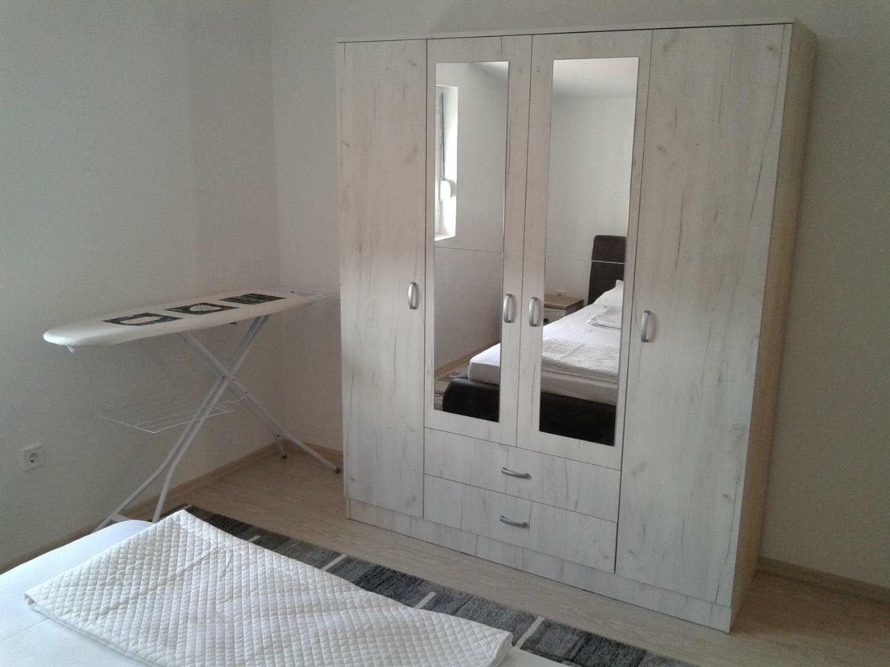 Zecirovic Mnebar Apartamento Exterior foto
